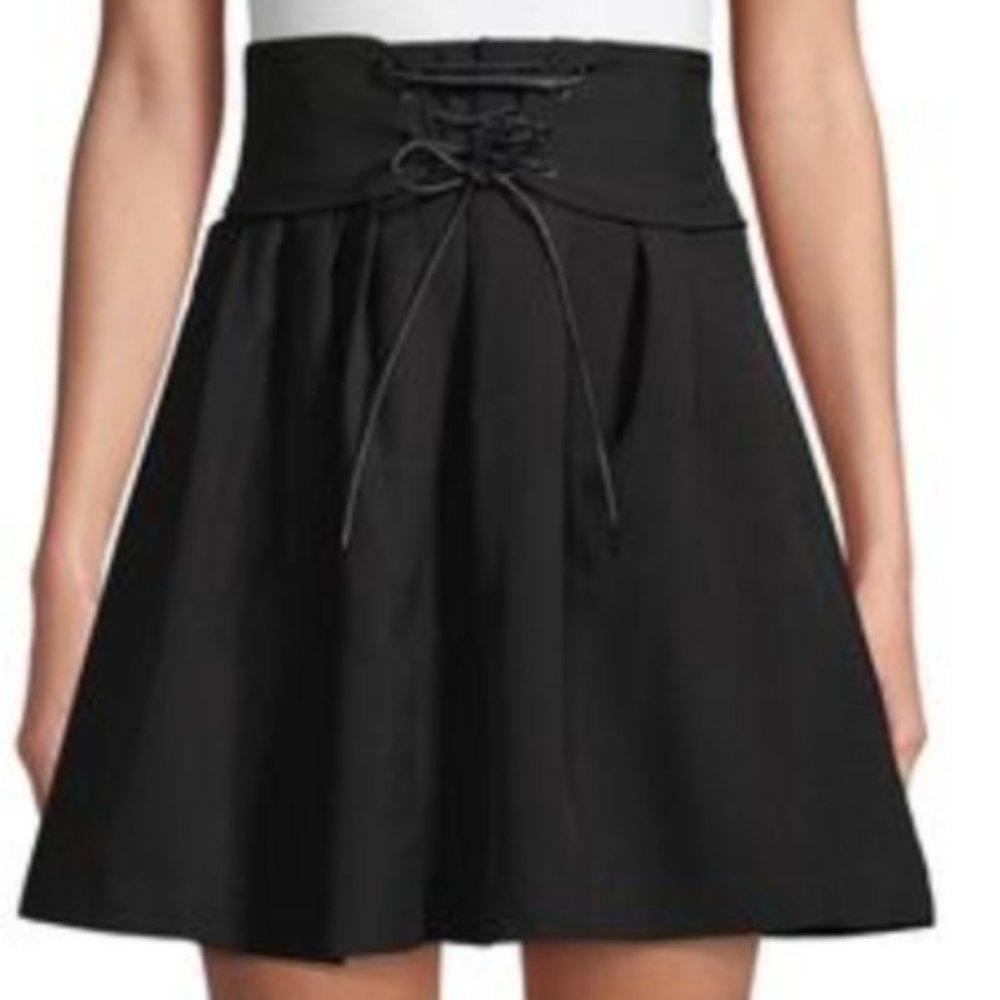 Wilfred Effortless high waisted lace up black shorts size 6 great condition.
